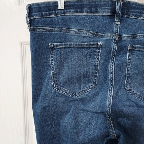 Torrid Medium Wash Sky High Skinny Super Soft High-Rise Jean in Size 18 R - Picture 7 of 11